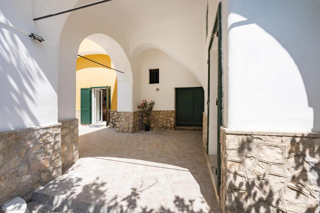 Deluxe Double or Twin Room,1054259875:JPEG